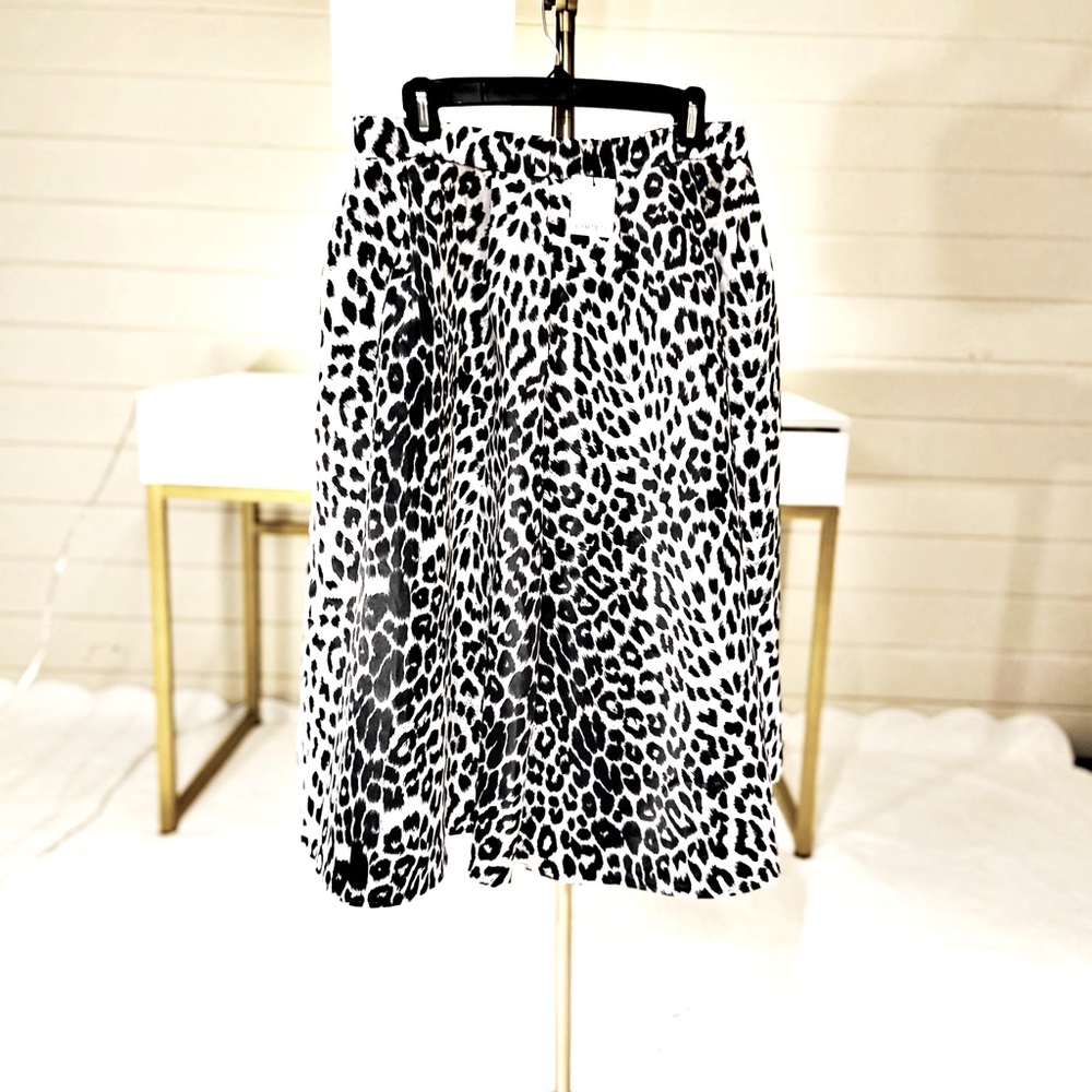 ✨3/15✨ NWT Choies Leopard Print Skirt SFH